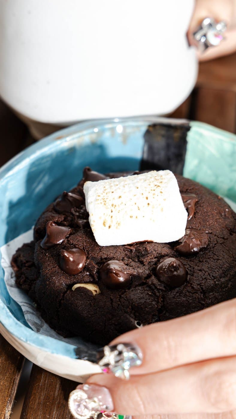 Galleta de chocolate, malvavisco & macadamia